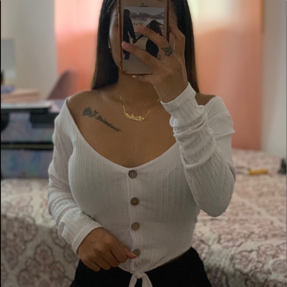 Timing | White Off Shoulder Longsleeve Top